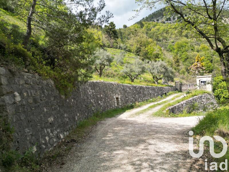 Terrain - 22 000 m²