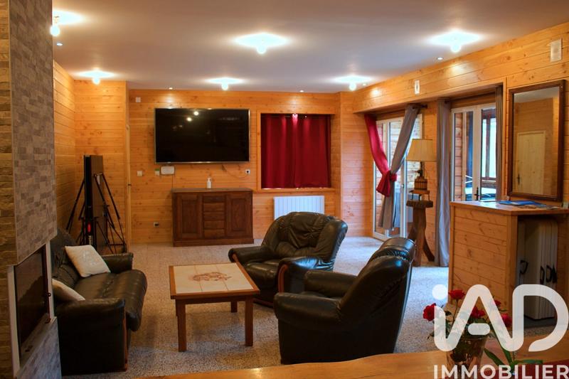 Maison - 287 m² - 12 pièces