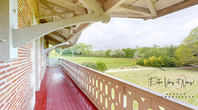 Maison - 376 m² - 9 pièces