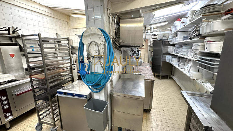 Local commercial - 310 m² - 12 pièces