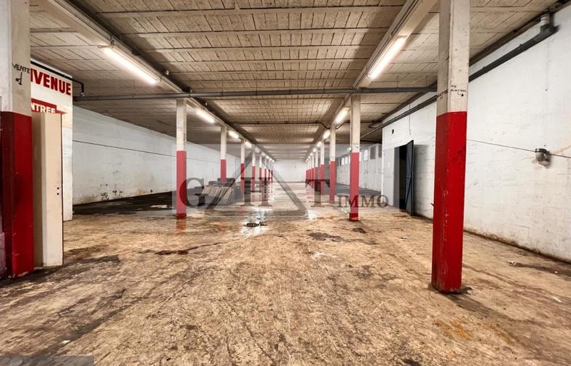 Entrepôt - 768 m²
