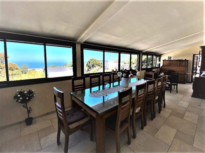 Villa - 313 m² - 12 pièces