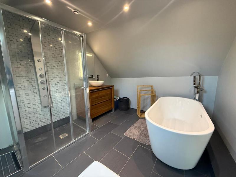 Maison - 199 m² - 7 pièces