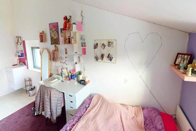 Demeure - 256 m² - 8 pièces