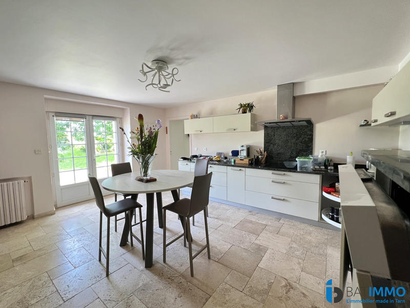 Maison - 248 m² - 7 pièces