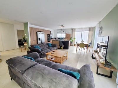 Maison - 106 m² - 4 pièces