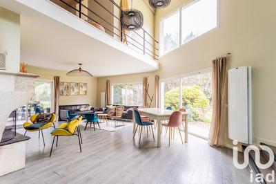 Maison - 218 m² - 7 pièces