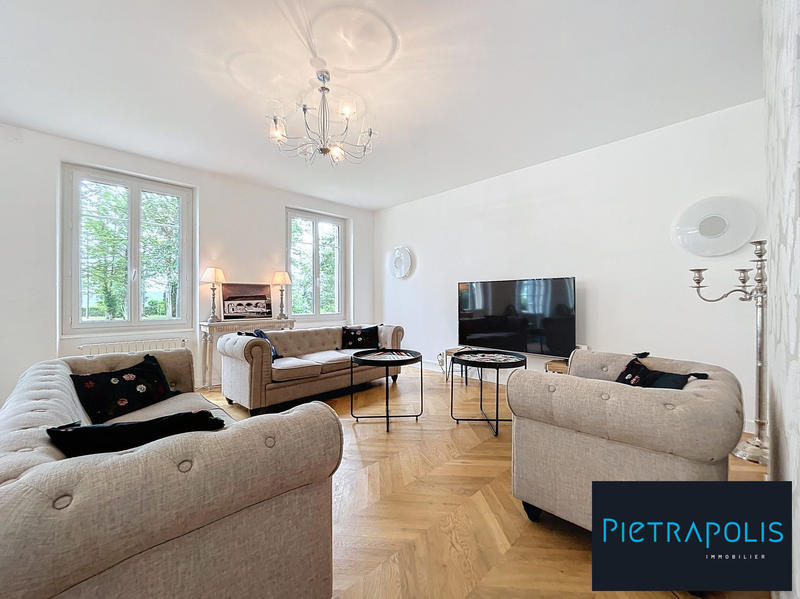 Maison - 380 m² - 12 pièces