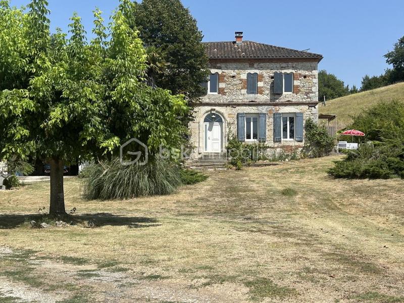 Maison en pierre - 312 m² - 9 pièces