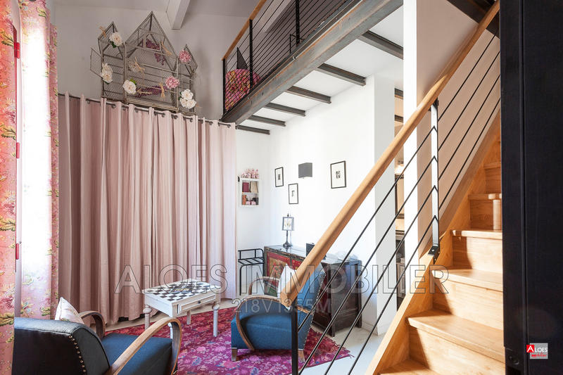 Maison - 220 m² - 7 pièces