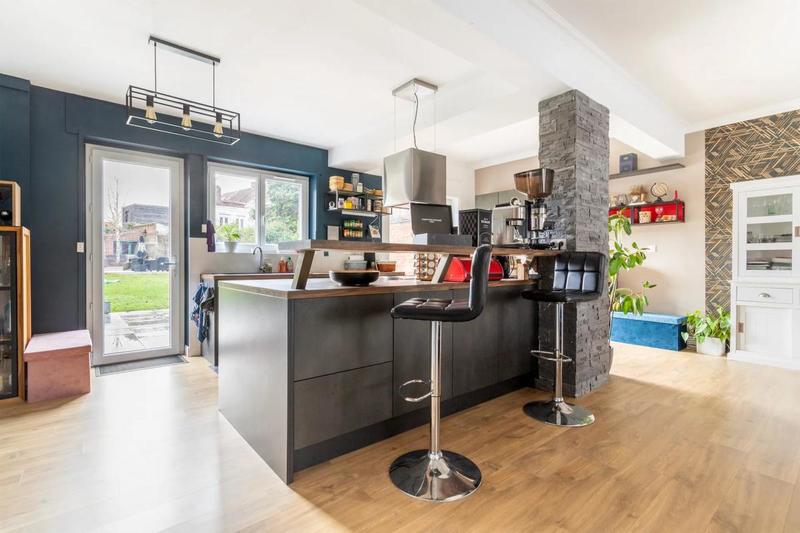 Maison - 187 m² - 7 pièces