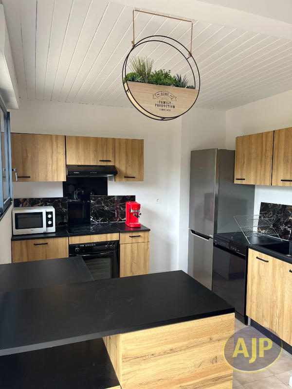 Maison - 94 m² - 4 pièces