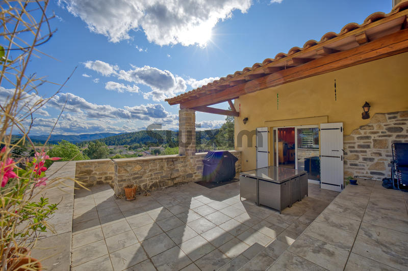 Villa - 200 m² - 7 pièces