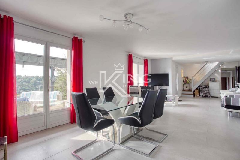 Villa - 185 m² - 6 pièces