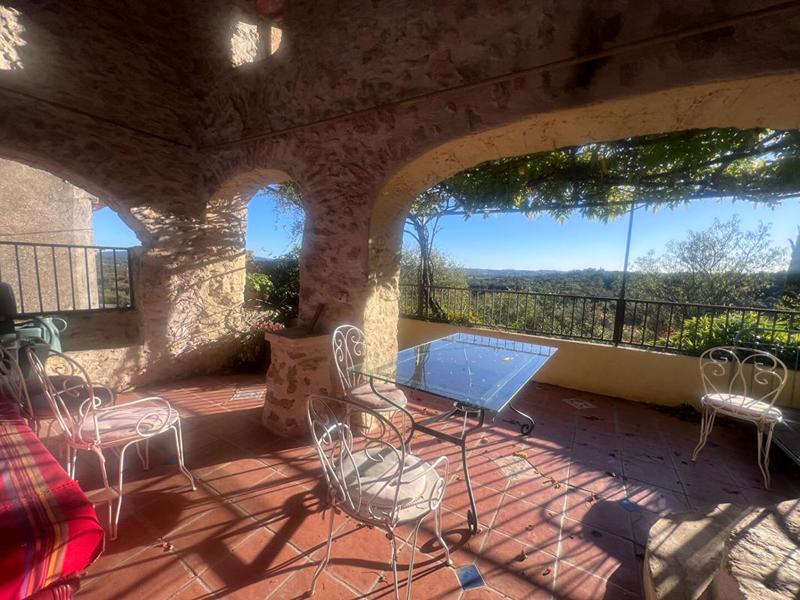 Maison provençale - 183 m² - 8 pièces