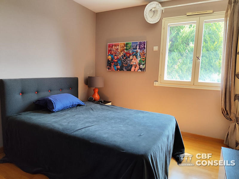 Maison - 200 m² - 8 pièces