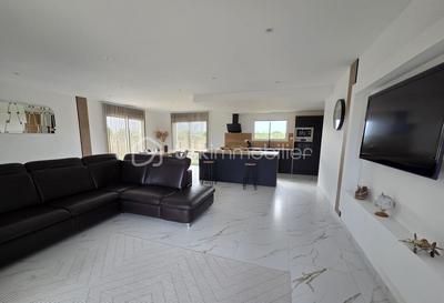 Maison - 136 m² - 5 pièces