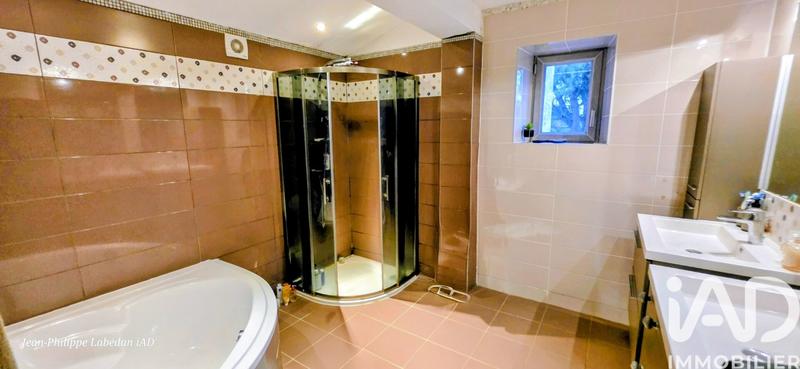 Maison - 370 m² - 8 pièces