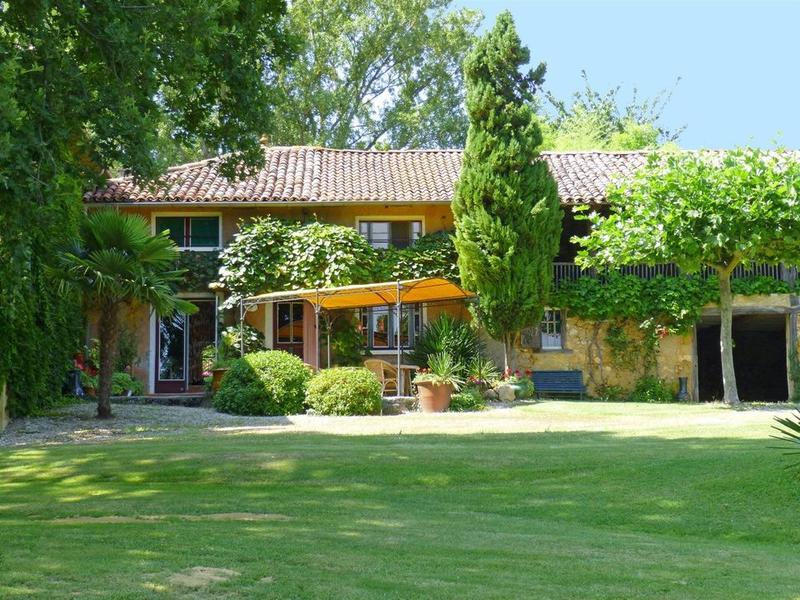 Maison ancienne - 255 m² - 9 pièces