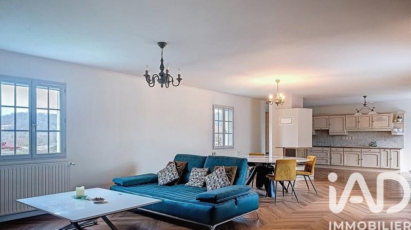 Maison - 230 m² - 7 pièces