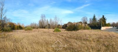 Terrain constructible - 5 000 m²
