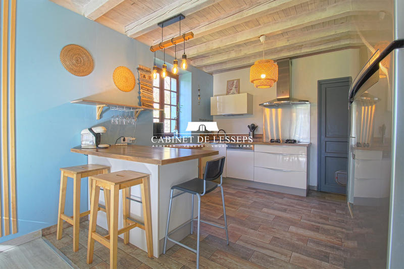 Maison - 238 m² - 7 pièces