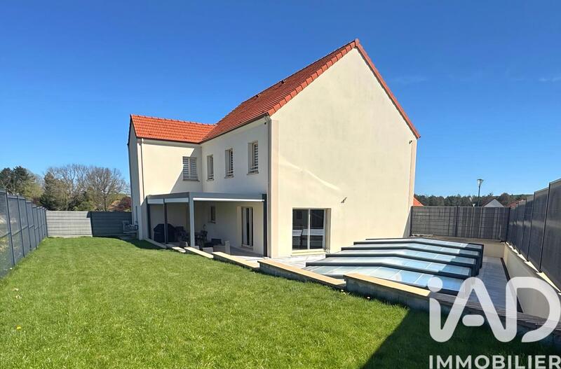 Maison - 200 m² - 9 pièces