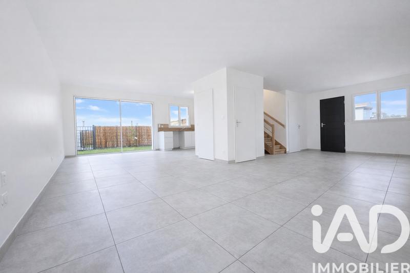 Maison - 90 m² - 4 pièces