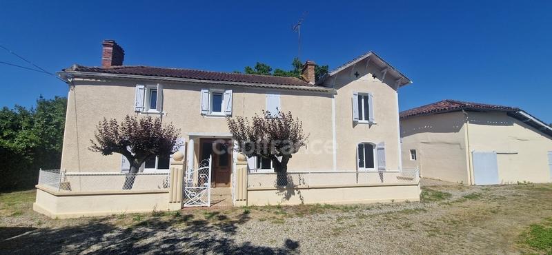 Maison - 272 m² - 8 pièces