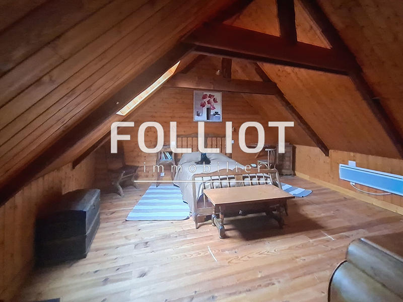 Maison - 247 m² - 9 pièces