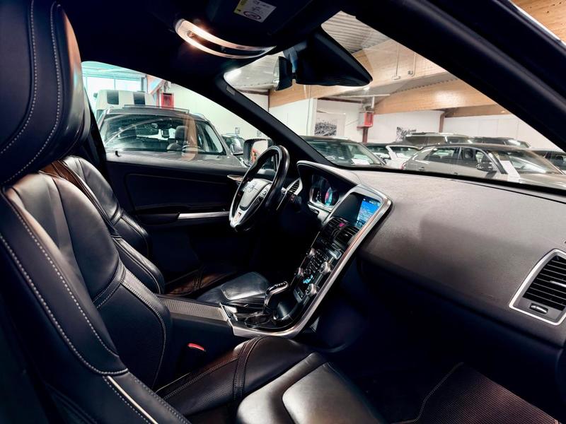 Volvo Xc60 D4 181ch R-Design Geartronic 8