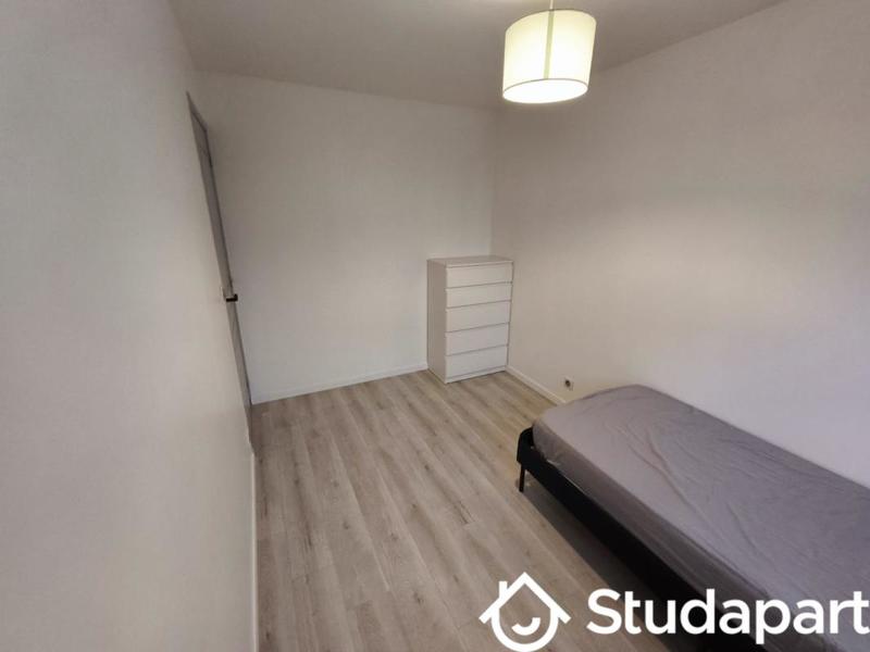 Chambre - 10 m² - 1 pièce