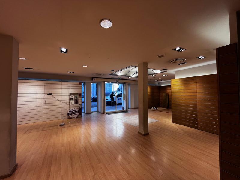 Local commercial - 185 m²