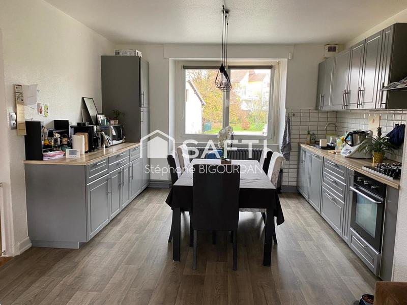 Maison - 243 m² - 6 pièces