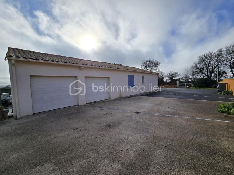 Maison traditionnelle - 183 m² - 5 pièces