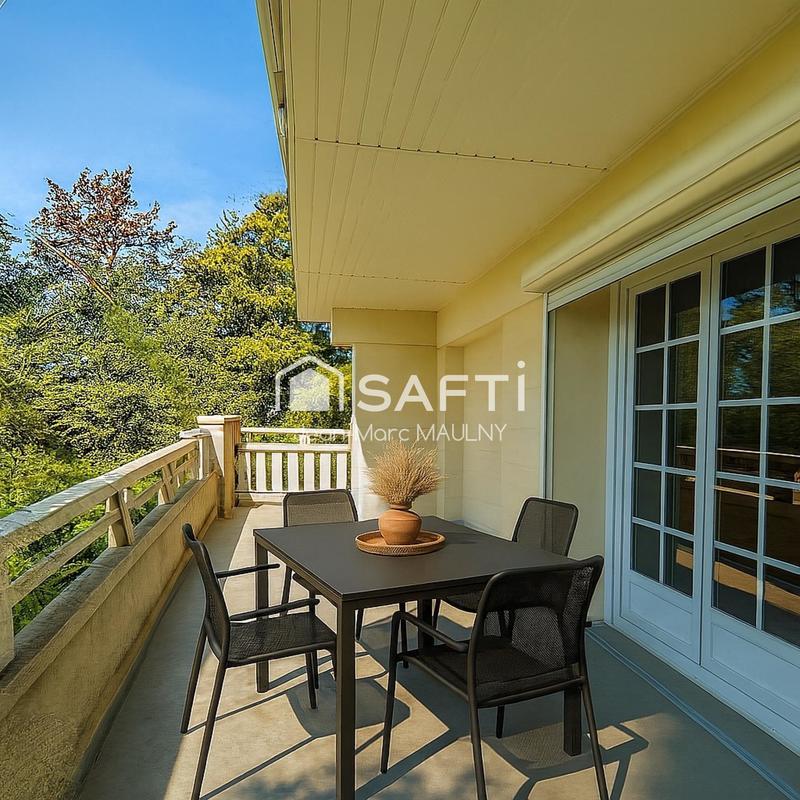 Maison - 190 m² - 8 pièces