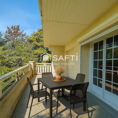 Maison - 190 m² - 8 pièces