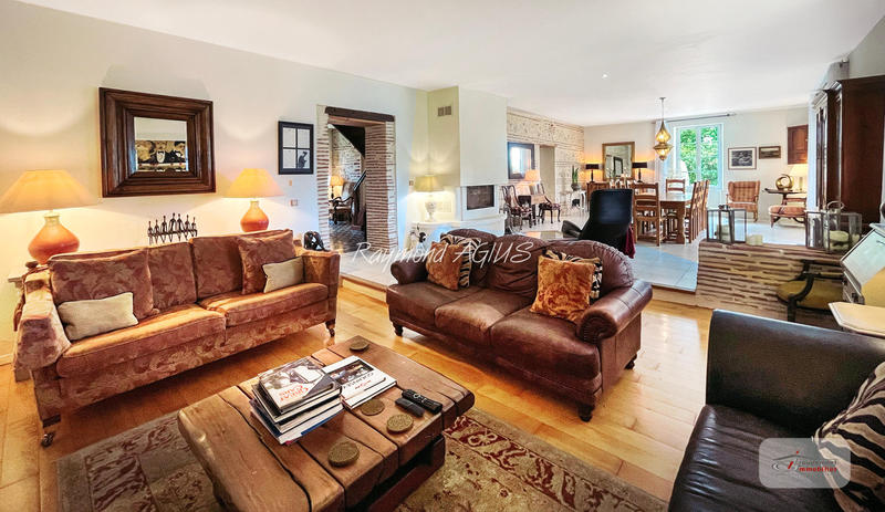 Maison - 515 m² - 16 pièces