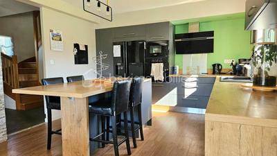 Maison traditionnelle - 135 m² - 8 pièces