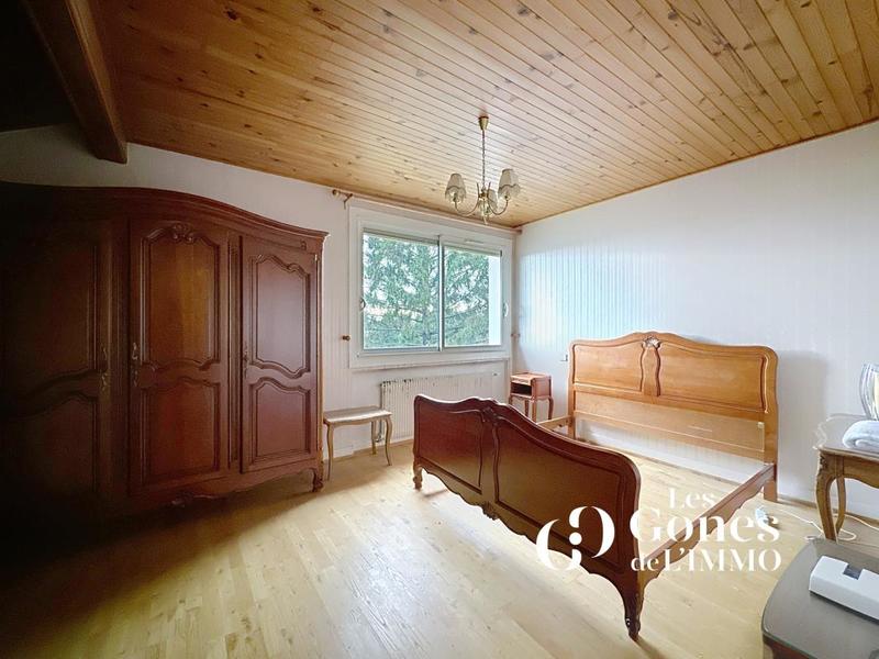 Maison - 229 m² - 7 pièces