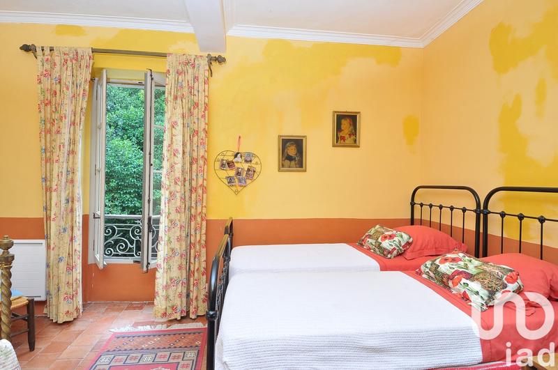 Maison - 445 m² - 14 pièces