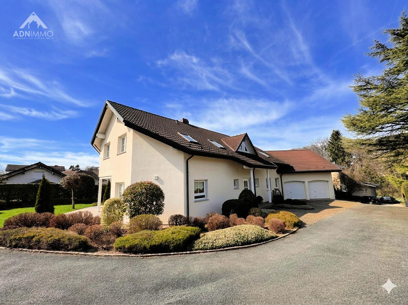 Maison - 333 m² - 8 pièces