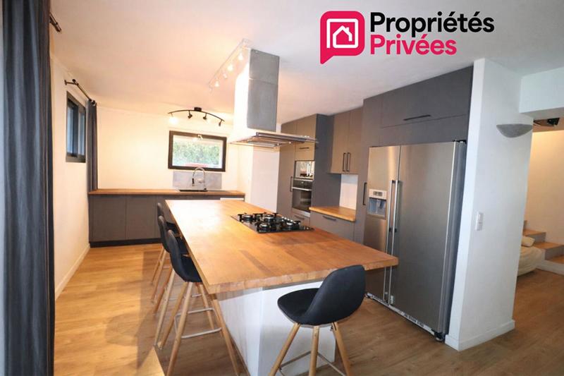 Maison - 200 m² - 8 pièces