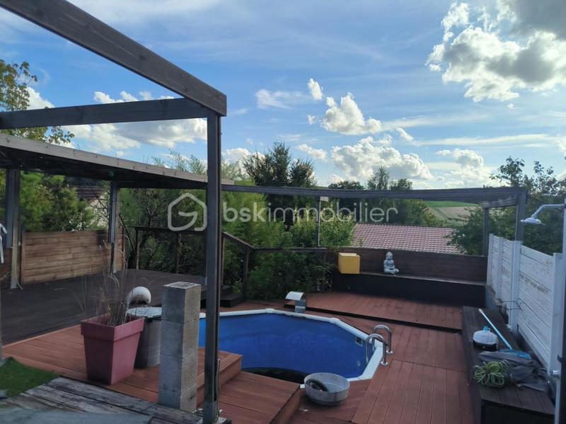 Maison - 240 m² - 10 pièces