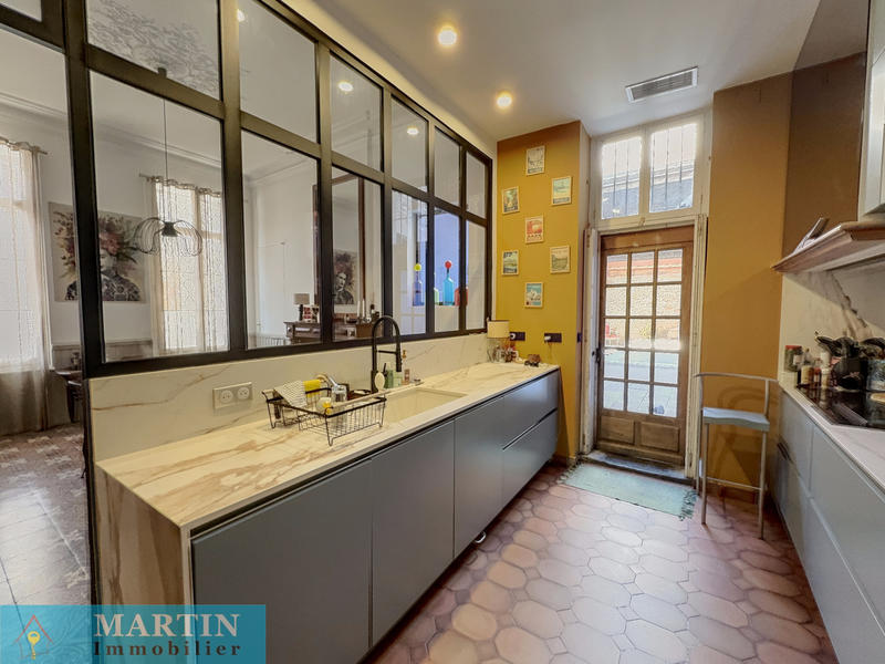 Maison - 250 m² - 9 pièces