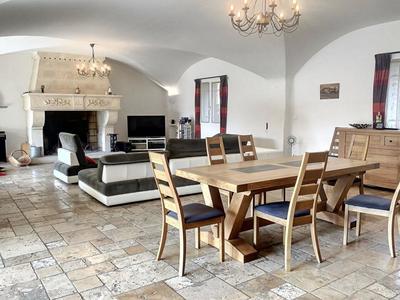 Demeure - 552 m² - 15 pièces