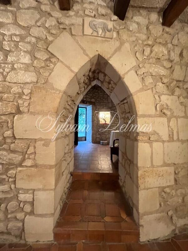 Château - 2 000 m² - 50 pièces