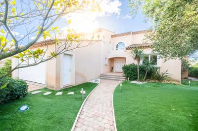 Maison - 226 m² - 8 pièces