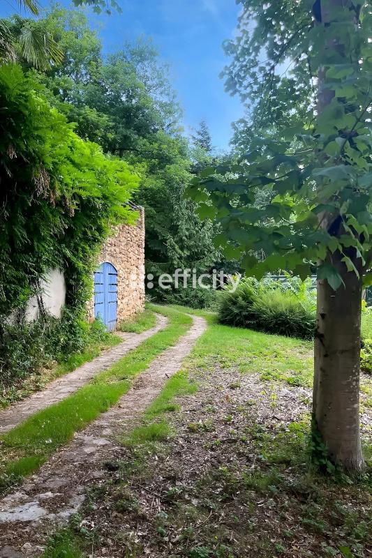 Villa - 220 m² - 8 pièces