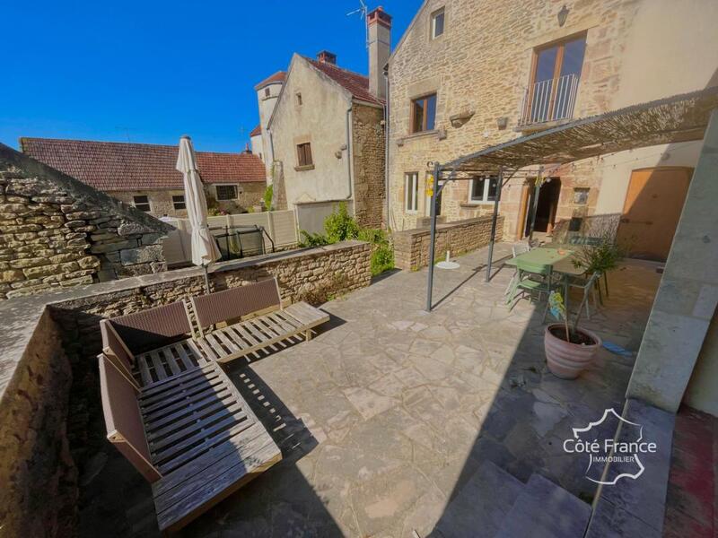 Demeure - 127 m² - 4 pièces